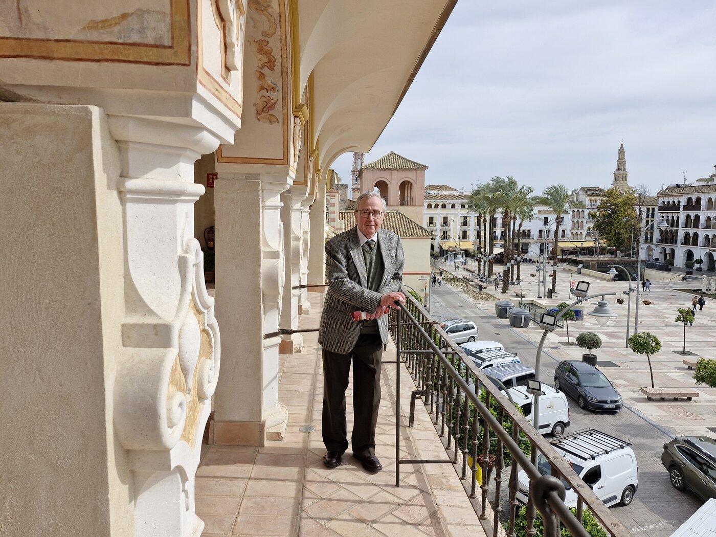 Genaro Chic García en el Mirador del Palacio de Peñaflor, Écija